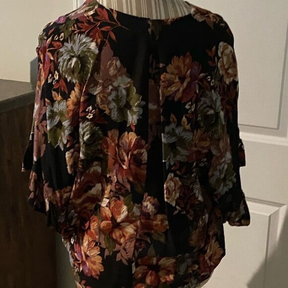 Free people size medium top excellent condition great look - Picture 2 of 2